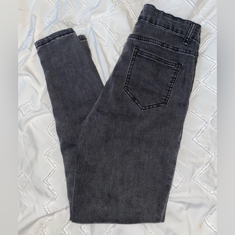 Black high waisted jeans
